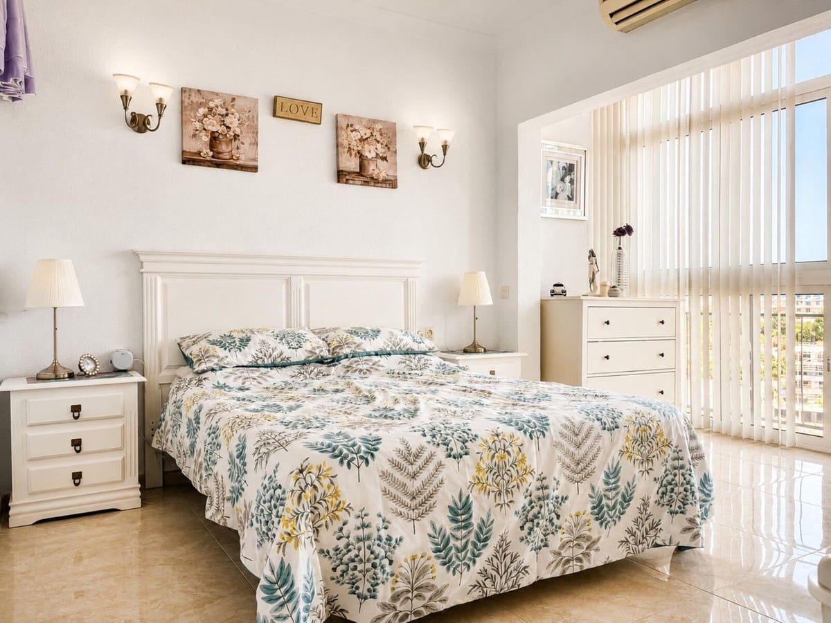 2 bedroom Penthouse for sale in Benalmadena with pool garage - € 280,000 (Ref: 9981720)