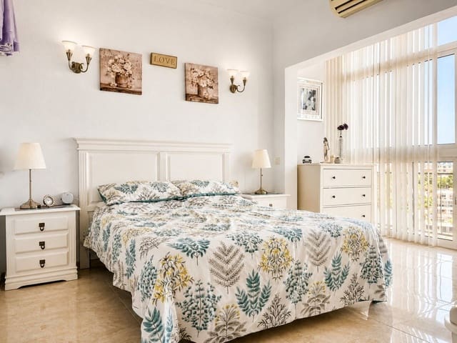 2 soveværelse Penthouse til salg i Benalmádena med swimmingpool garage - € 280.000 (Ref: 9981720)