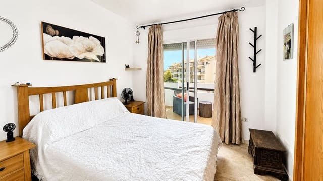 3 bedroom Apartment for sale in Manilva with pool garage - € 195,000 (Ref: 9984177)