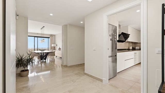 Ático de 3 habitaciones en La Duquesa / Puerto de la Duquesa, Manilva en venta con piscina garaje - 495.000 € (Ref: 9994686)