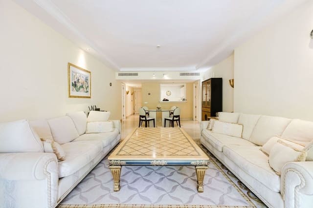 2 soveværelse Strandlejlighed til salg i Estepona med swimmingpool garage - € 1.145.000 (Ref: 9994700)