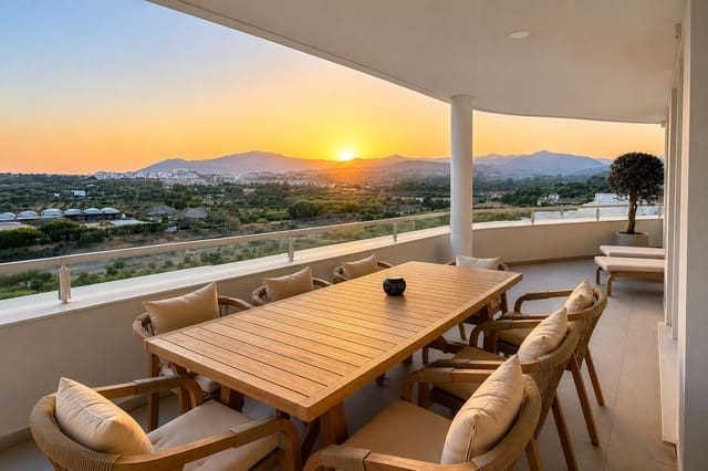 Apartamento de 3 habitaciones en Cancelada, Estepona en venta con piscina garaje - 595.000 € (Ref: 9996019)