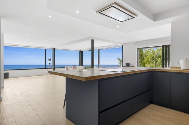 4 soverom Villa til salgs i Benalmádena med svømmebasseng garasje - € 1 045 000 (Ref: 9996494)