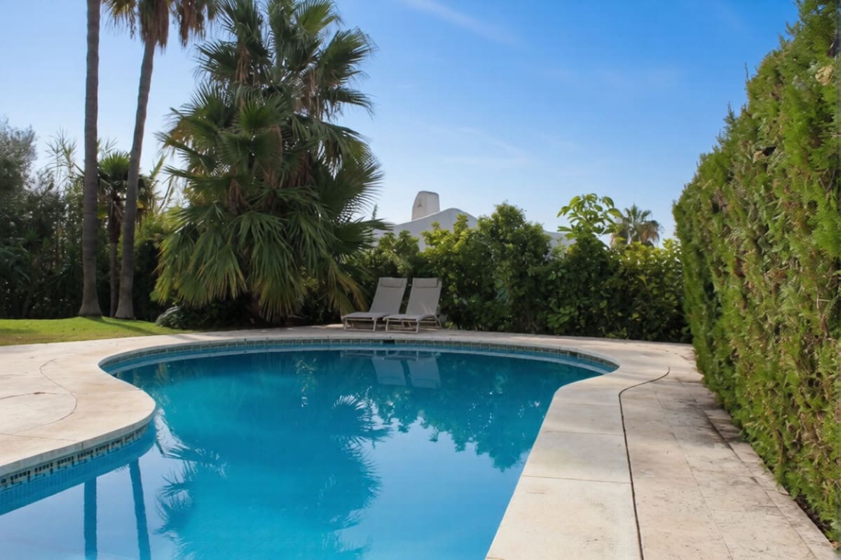 3 slaapkamer Villa te koop in Marbella met zwembad garage - € 1.349.000 (Ref: 9997796)