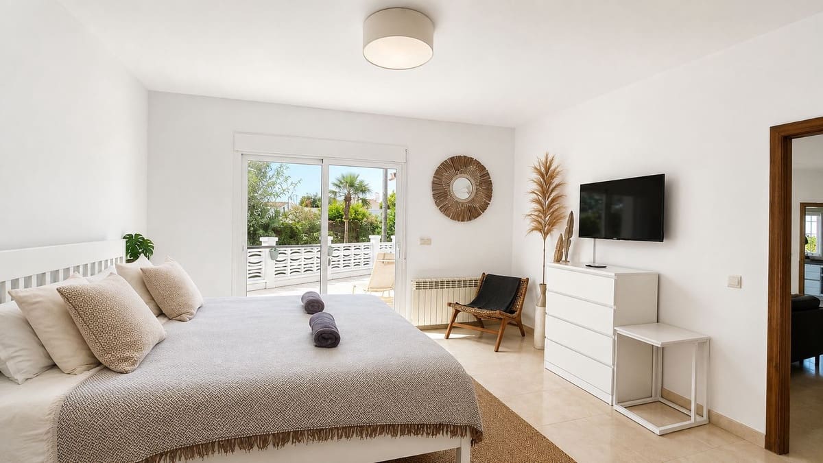 3 slaapkamer Villa te koop in Marbella met zwembad garage - € 1.349.000 (Ref: 9997796)