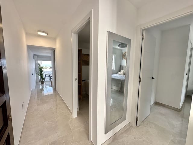 2 soveværelse Lejlighed til salg i La Cala de Mijas, Mijas med swimmingpool garage - € 375.000 (Ref: 9997806)
