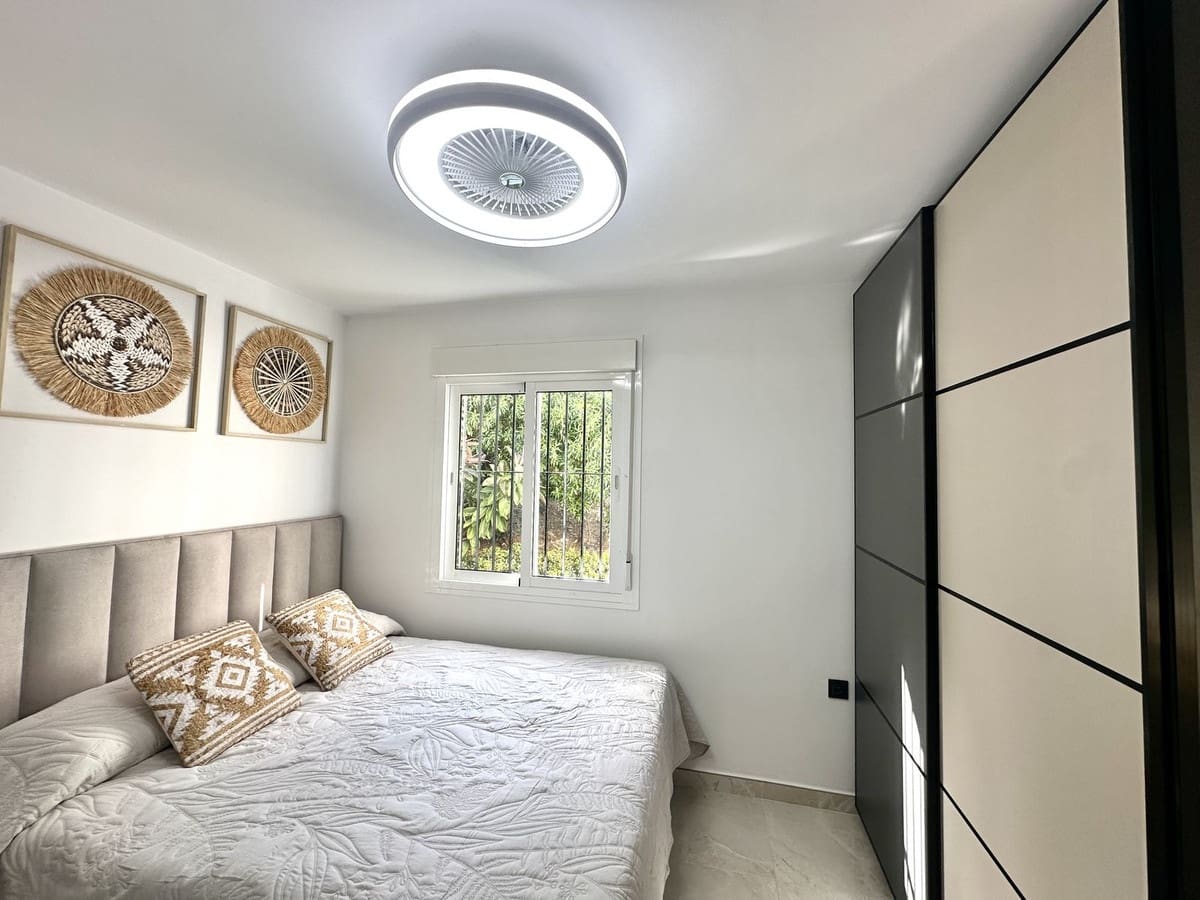 2 sypialnia Apartament na sprzedaż w La Cala de Mijas z basenem garażem - 375 000 € (Ref: 9997806)
