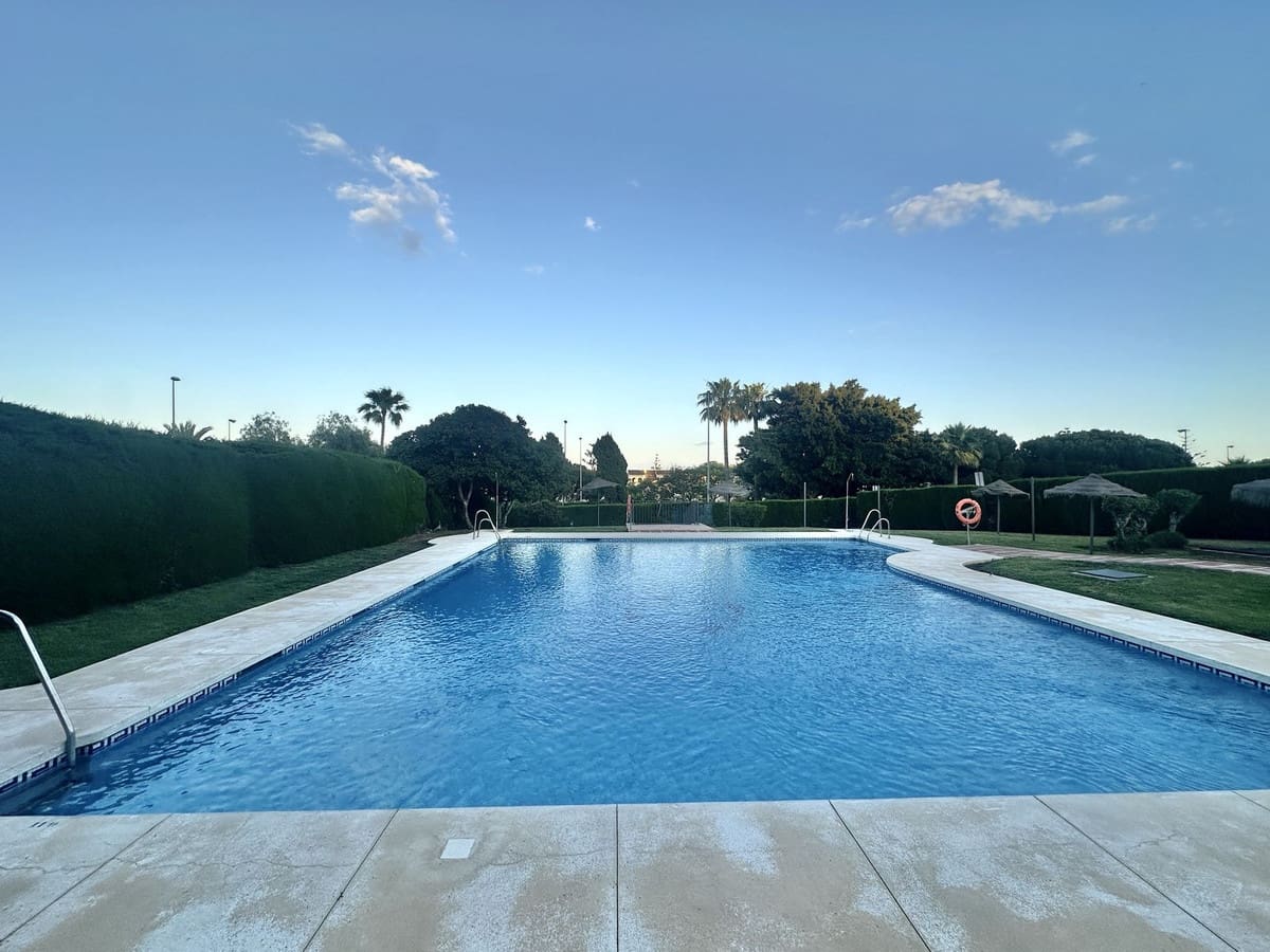 2 sypialnia Apartament na sprzedaż w La Cala de Mijas z basenem garażem - 375 000 € (Ref: 9997806)
