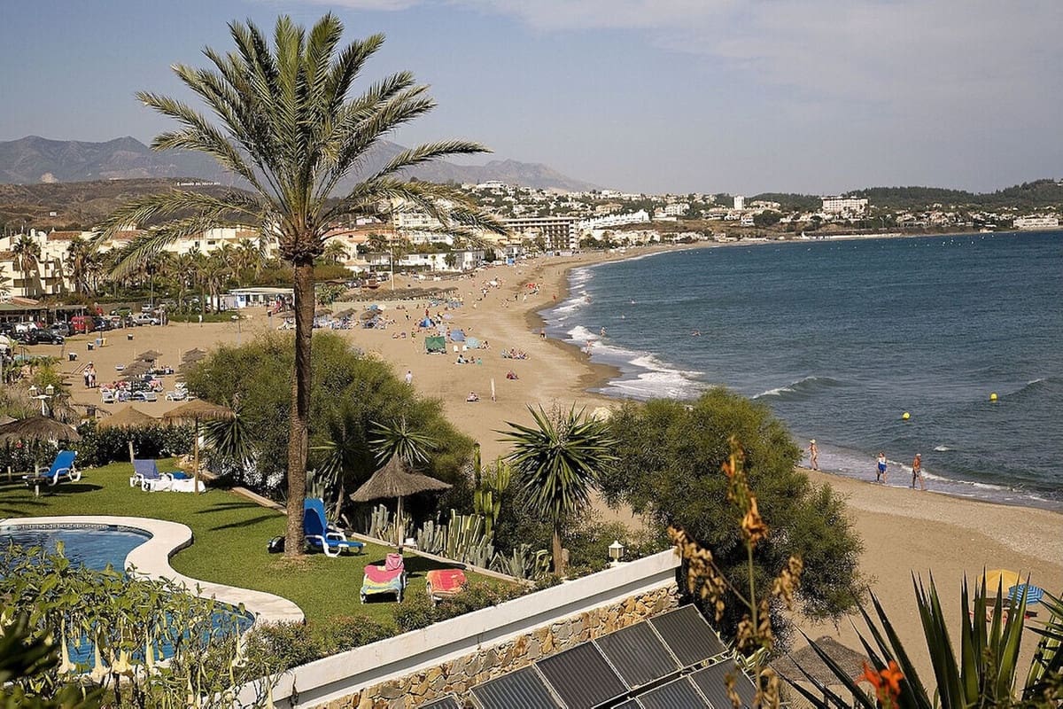 2 sypialnia Apartament na sprzedaż w La Cala de Mijas z basenem garażem - 375 000 € (Ref: 9997806)