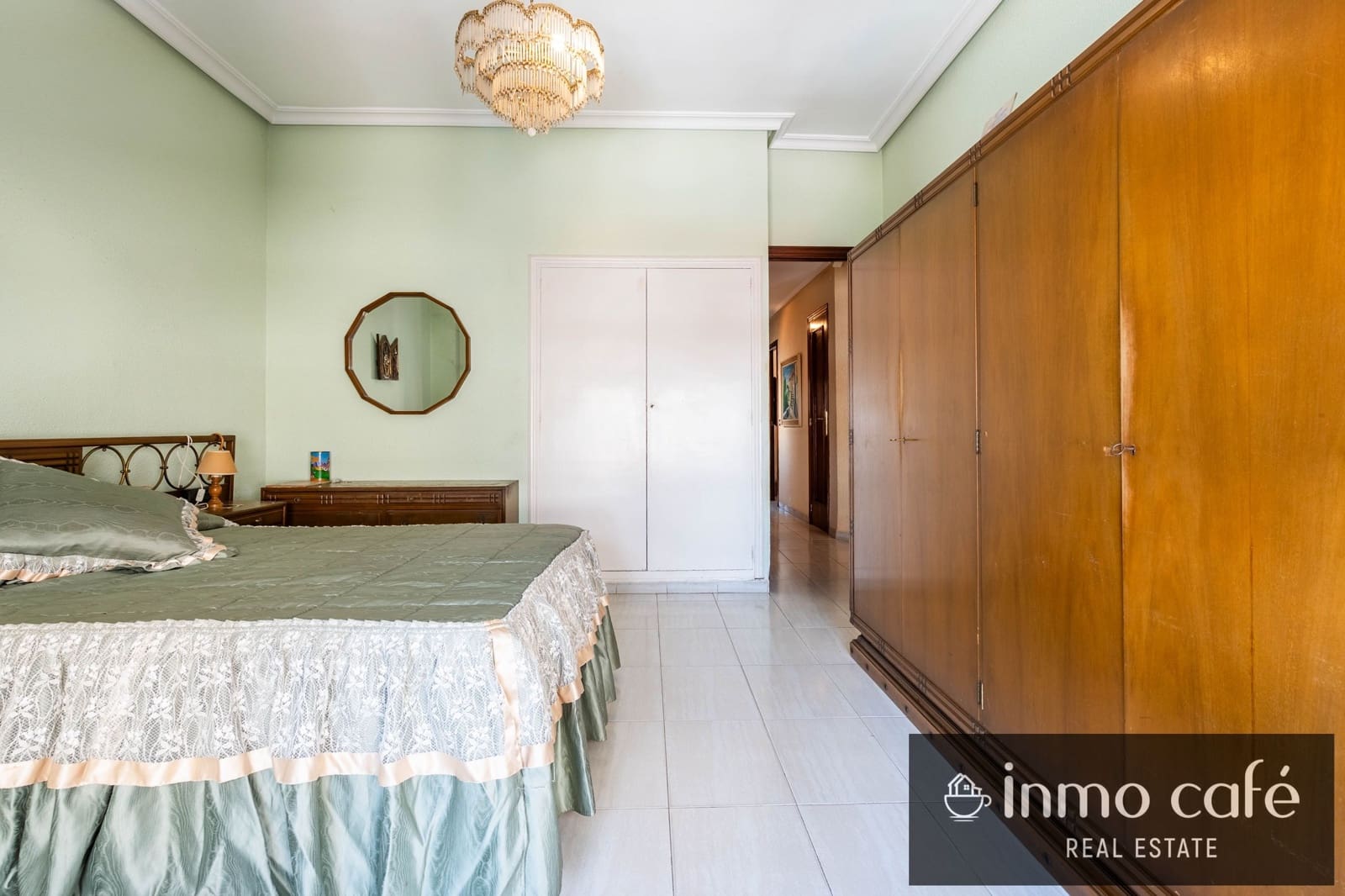 4 slaapkamer Appartement te koop in Castello de la Plana met garage - € 240.000 (Ref: 10032539)