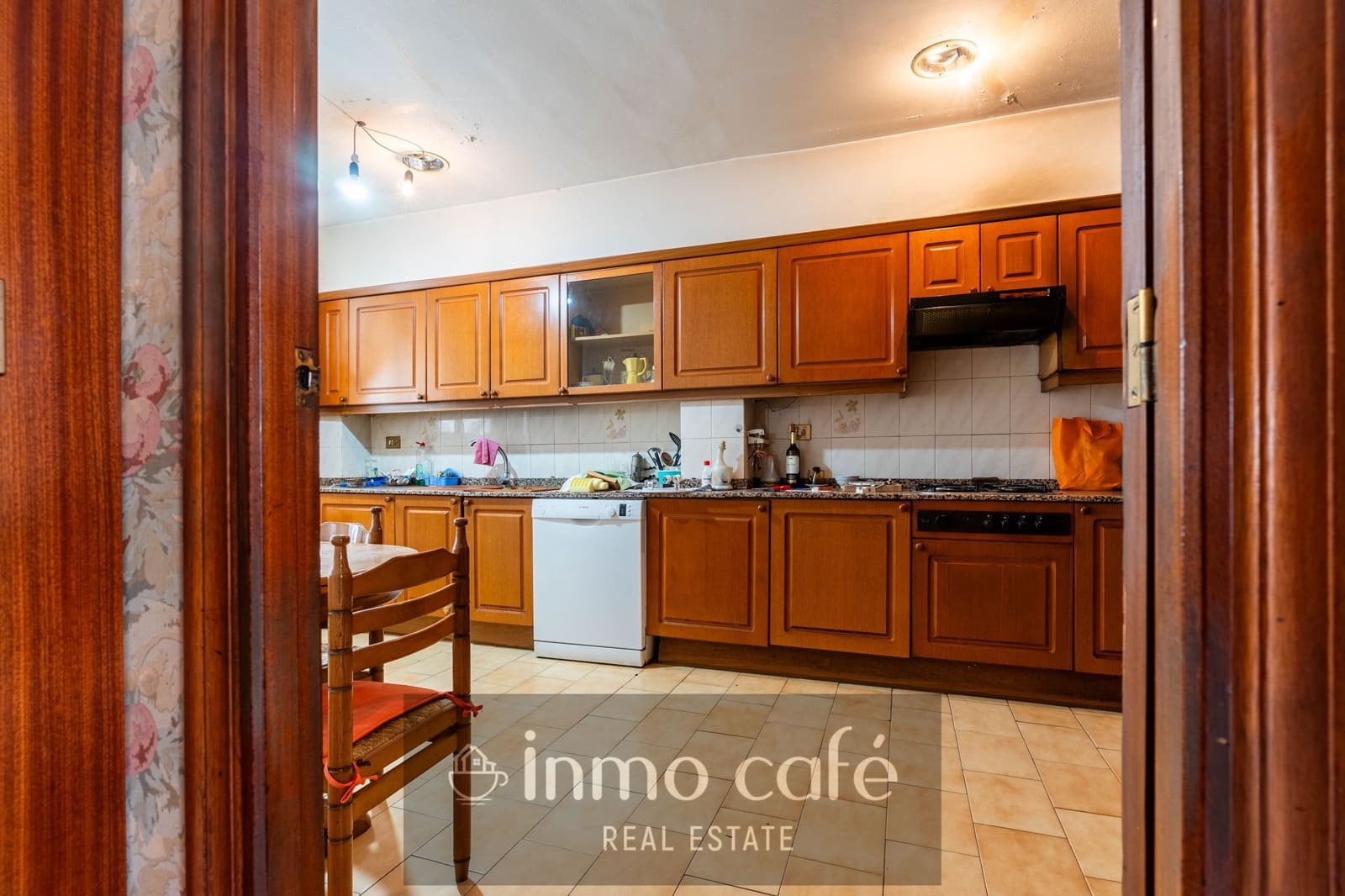 4 bedroom Apartment for sale in Castello de la Plana with garage - € 240,000 (Ref: 10032539)