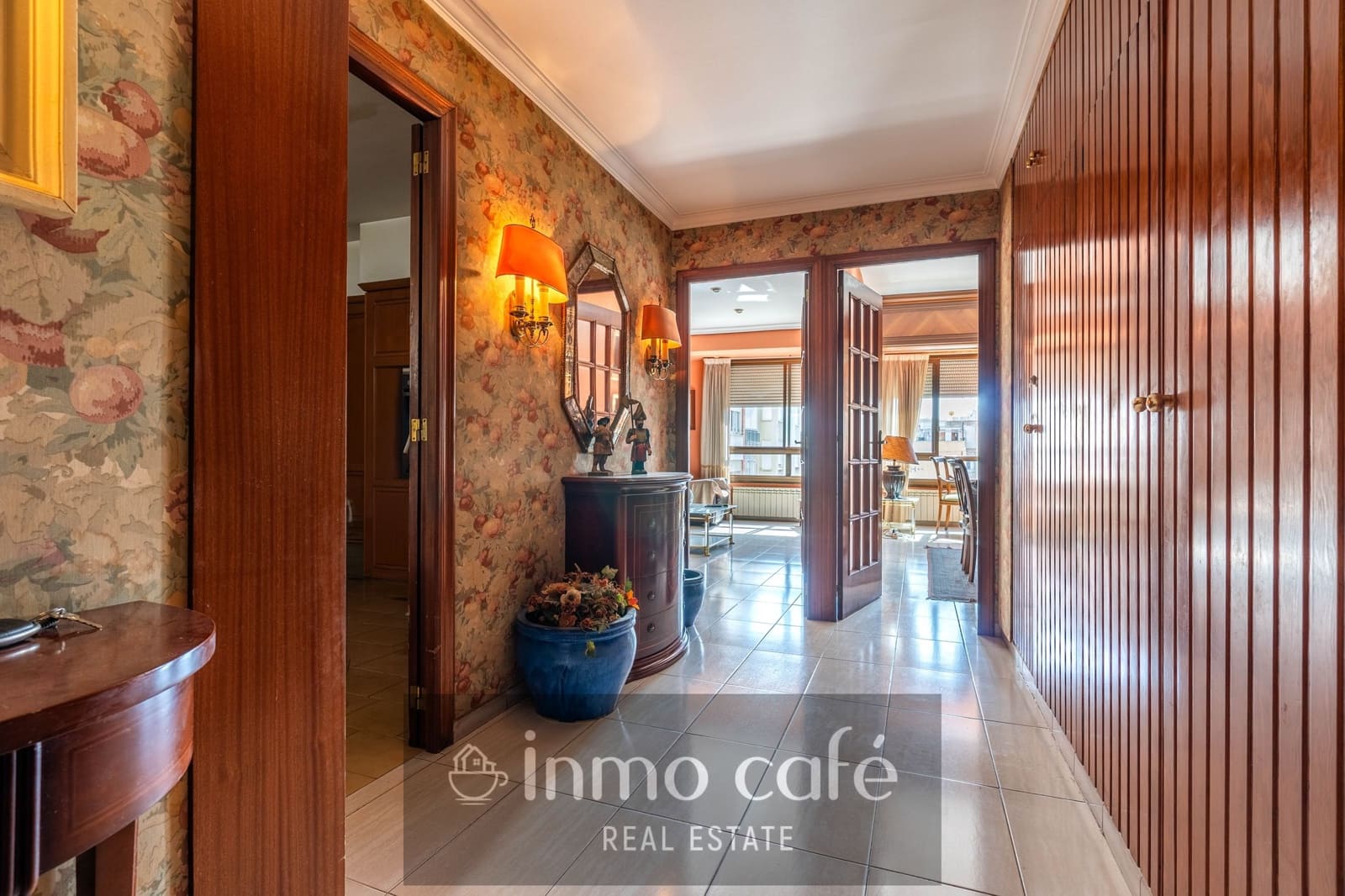 4 bedroom Apartment for sale in Castello de la Plana with garage - € 240,000 (Ref: 10032539)
