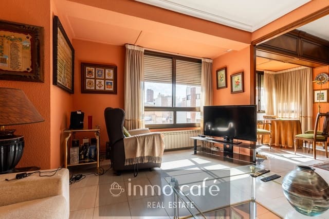 4 slaapkamer Appartement te koop in Castelló de la Plana met garage - € 240.000 (Ref: 10032539)