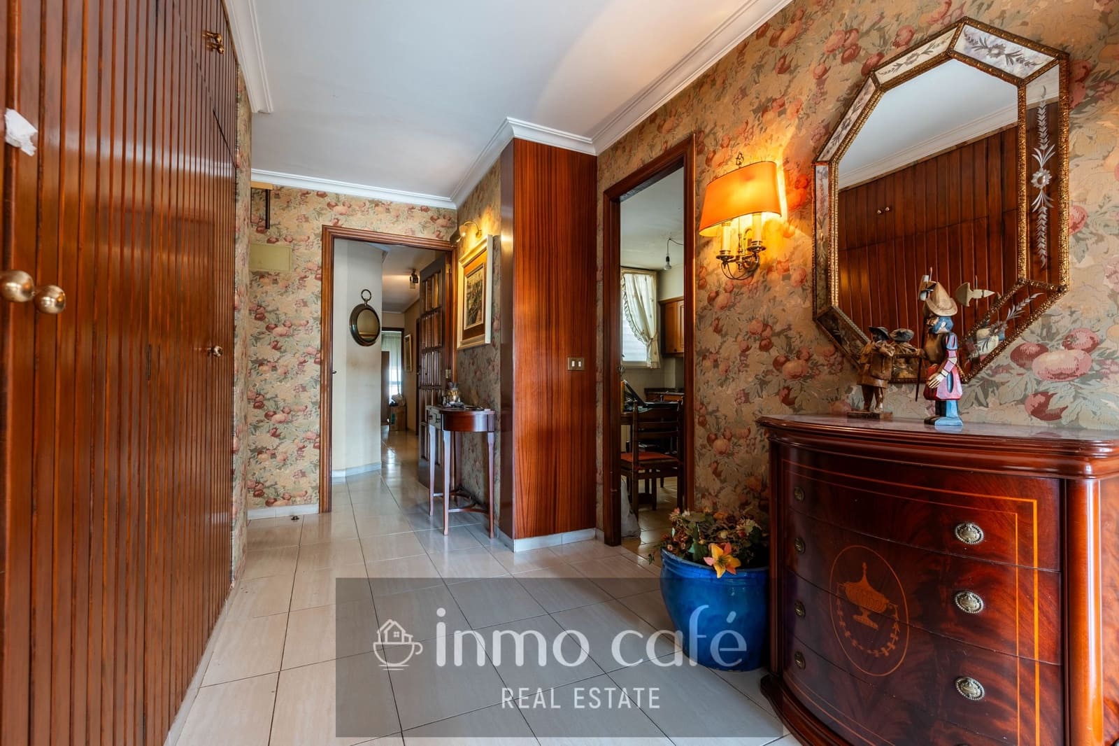 4 bedroom Apartment for sale in Castello de la Plana with garage - € 240,000 (Ref: 10032539)