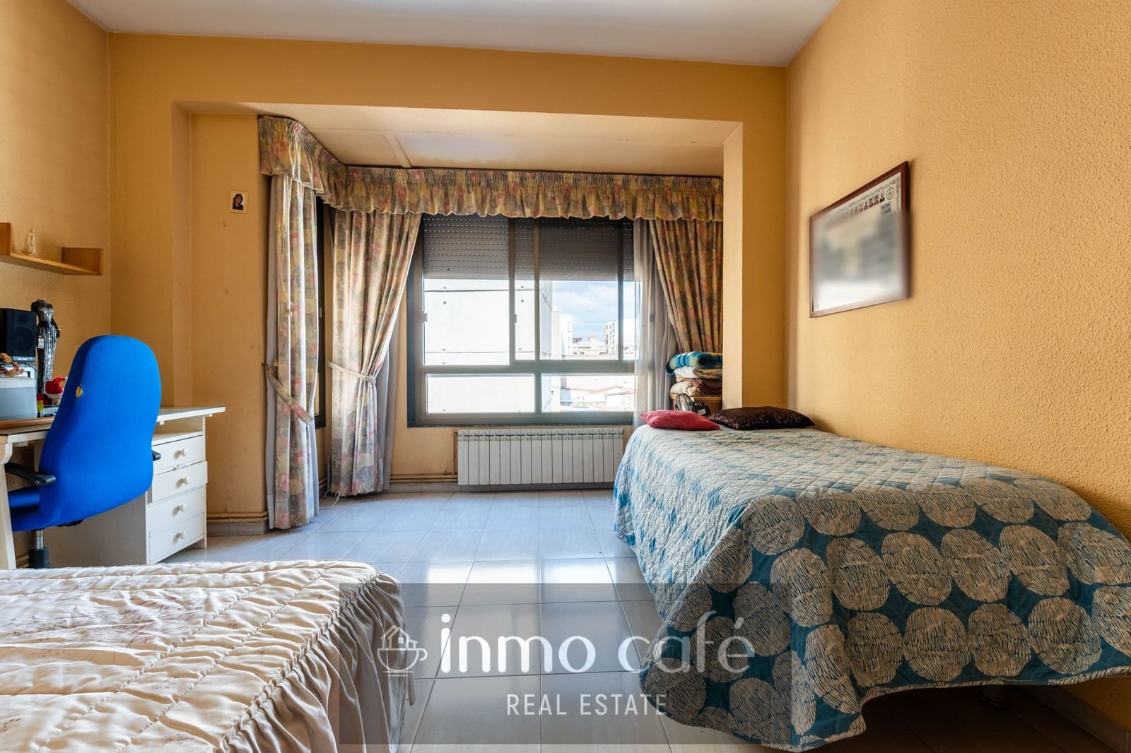 4 bedroom Apartment for sale in Castello de la Plana with garage - € 240,000 (Ref: 10032539)