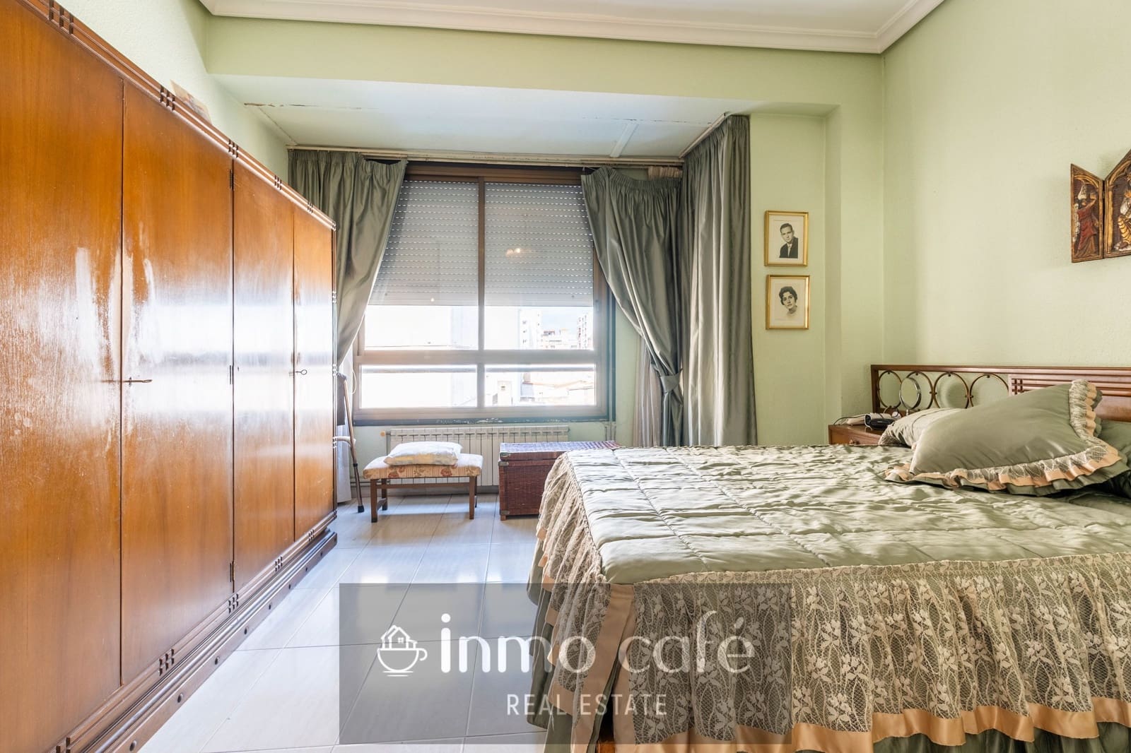 4 bedroom Apartment for sale in Castello de la Plana with garage - € 240,000 (Ref: 10032539)
