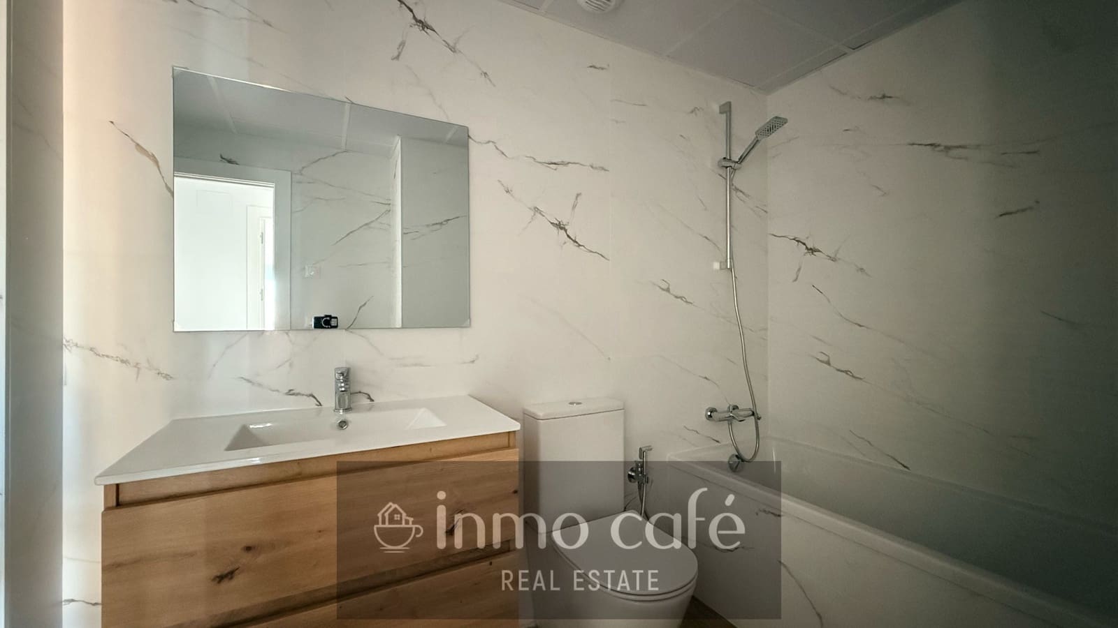 3 soverom Penthouse til salgs i El Campello med svømmebasseng garasje - € 850 000 (Ref: 10145659)