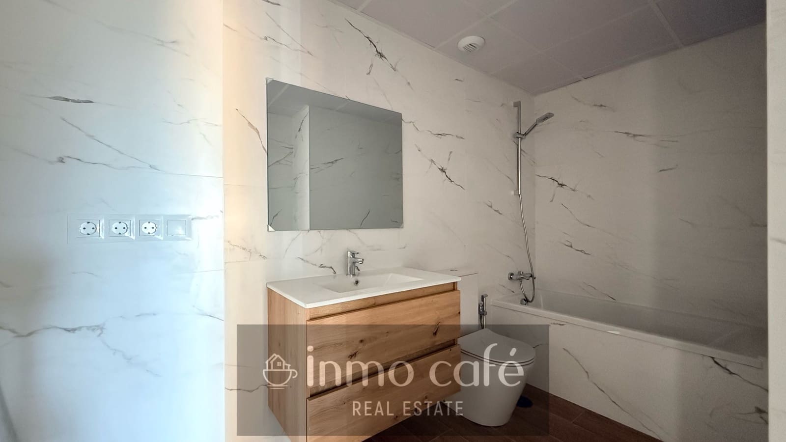 3 soverom Penthouse til salgs i El Campello med svømmebasseng garasje - € 850 000 (Ref: 10145659)