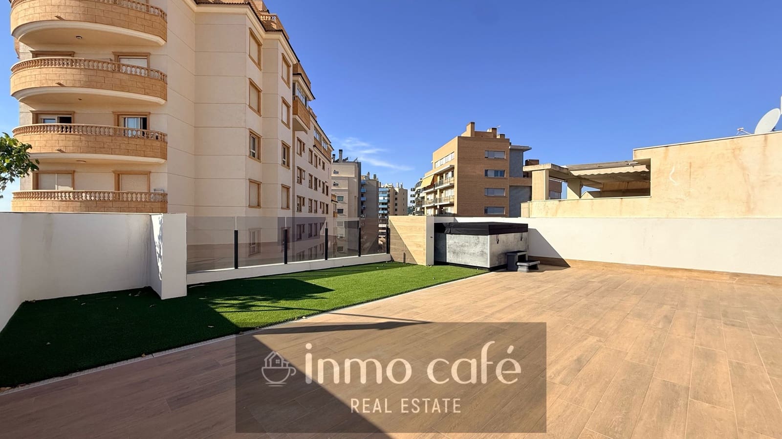 3 soverom Penthouse til salgs i El Campello med svømmebasseng garasje - € 850 000 (Ref: 10145659)