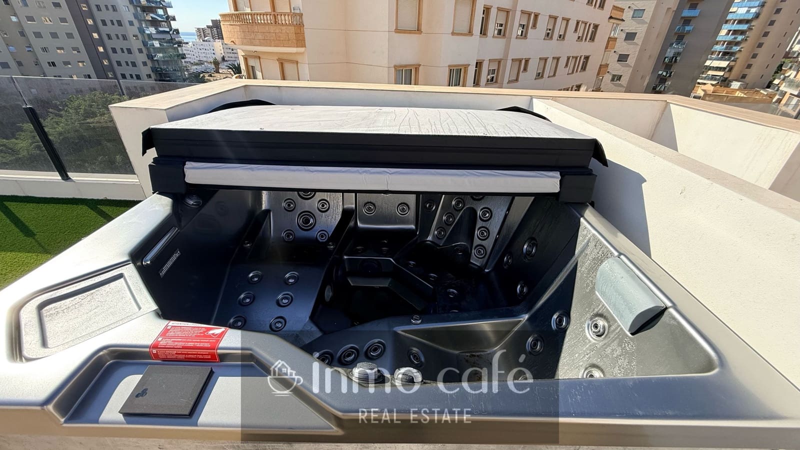 3 soverom Penthouse til salgs i El Campello med svømmebasseng garasje - € 850 000 (Ref: 10145659)