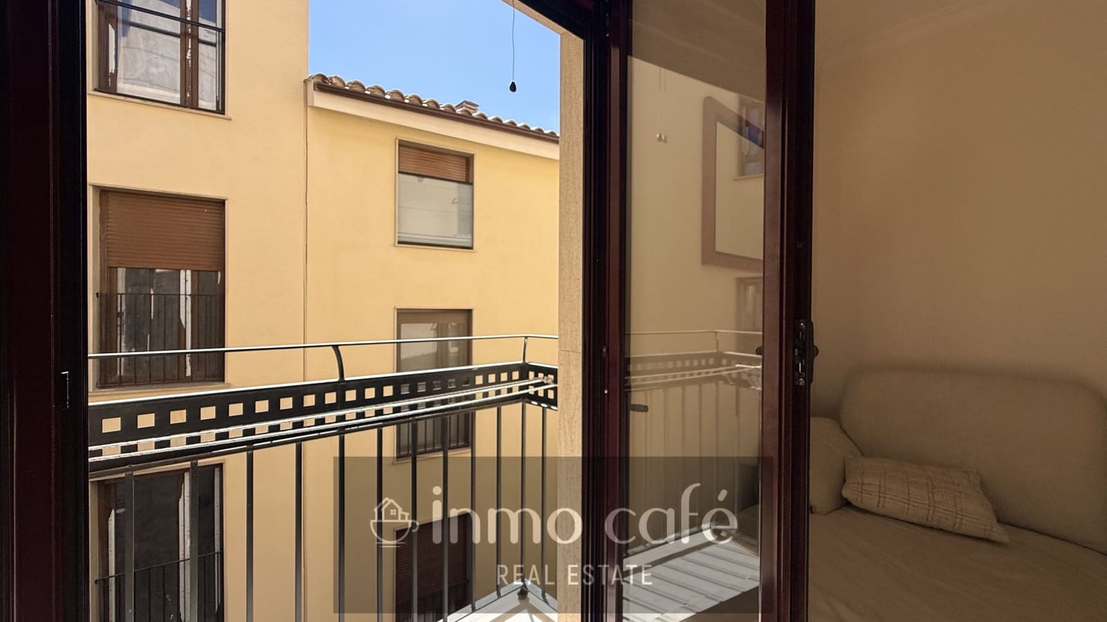 2 bedroom Apartment for sale in Villena with garage - € 159,000 (Ref: 10153855)