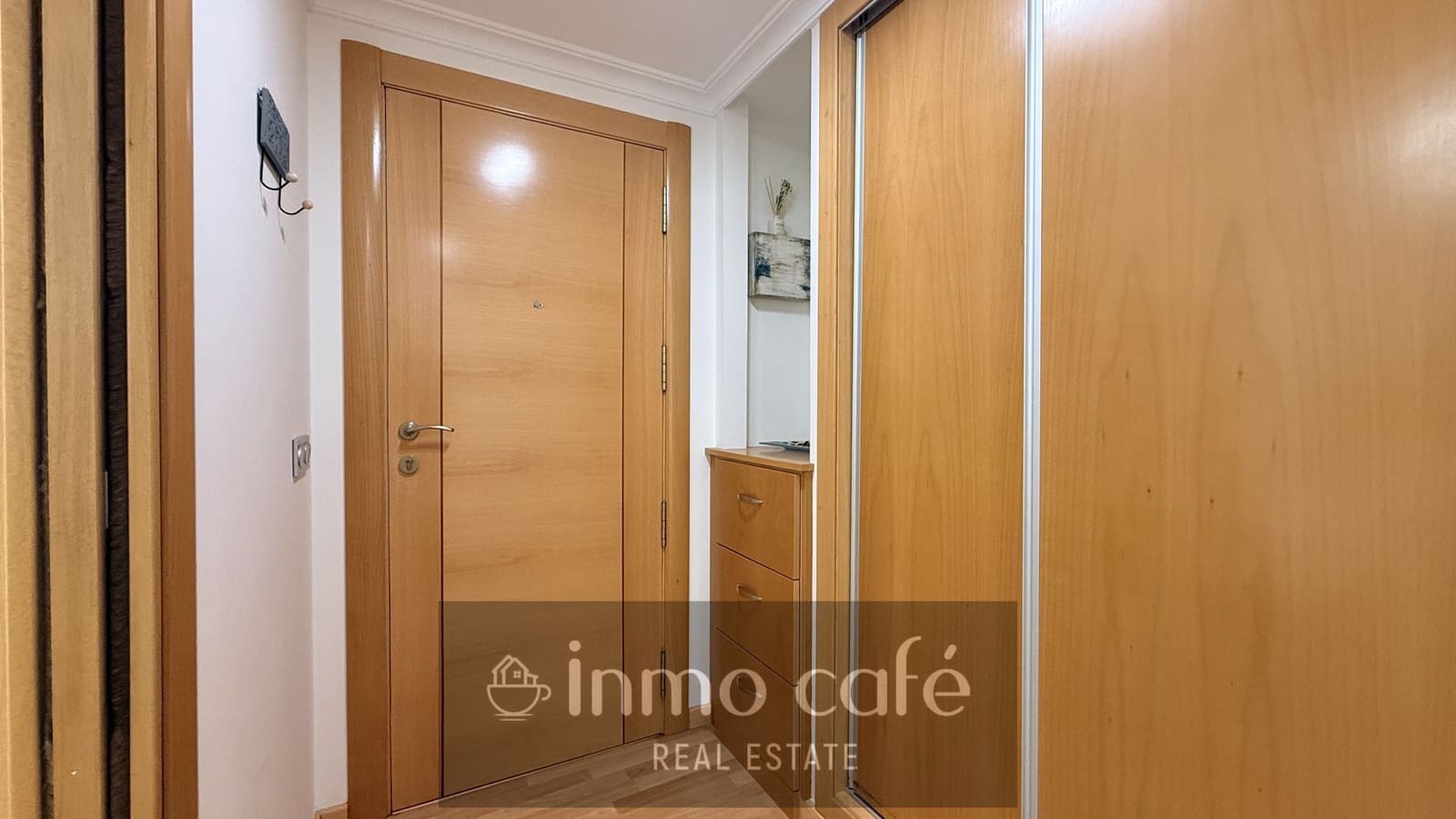 2 bedroom Apartment for sale in Villena with garage - € 159,000 (Ref: 10153855)