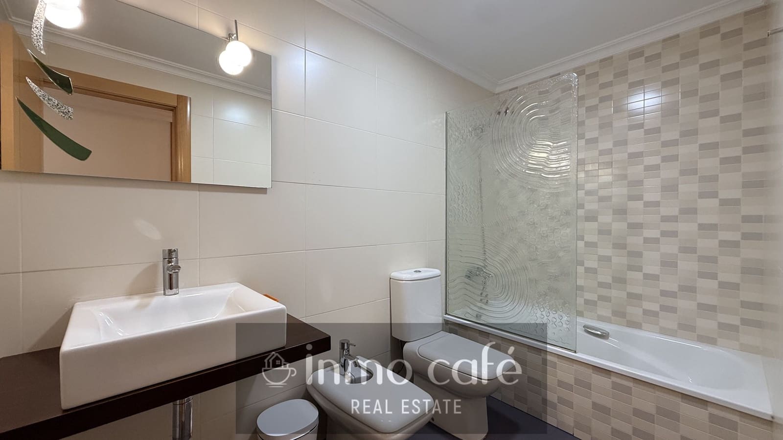 2 bedroom Apartment for sale in Villena with garage - € 159,000 (Ref: 10153855)