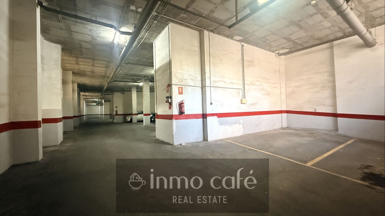 Autotalli myytävänä paikassa Alicante kaupunki - 17 500 € (Ref: 10170315)