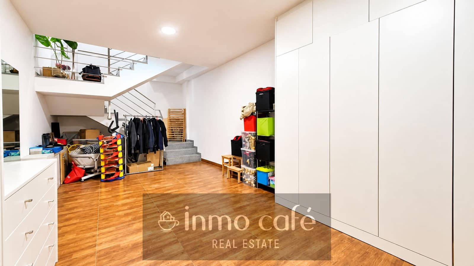 Kaupallinen myytävänä paikassa Alicante kaupunki - 135 000 € (Ref: 10182165)