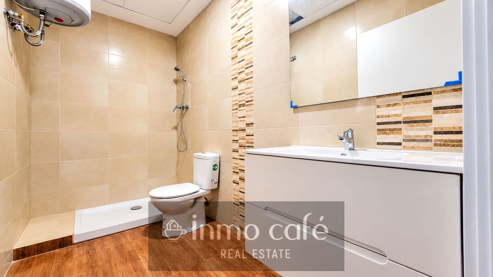 Kaupallinen myytävänä paikassa Alicante kaupunki - 135 000 € (Ref: 10182165)