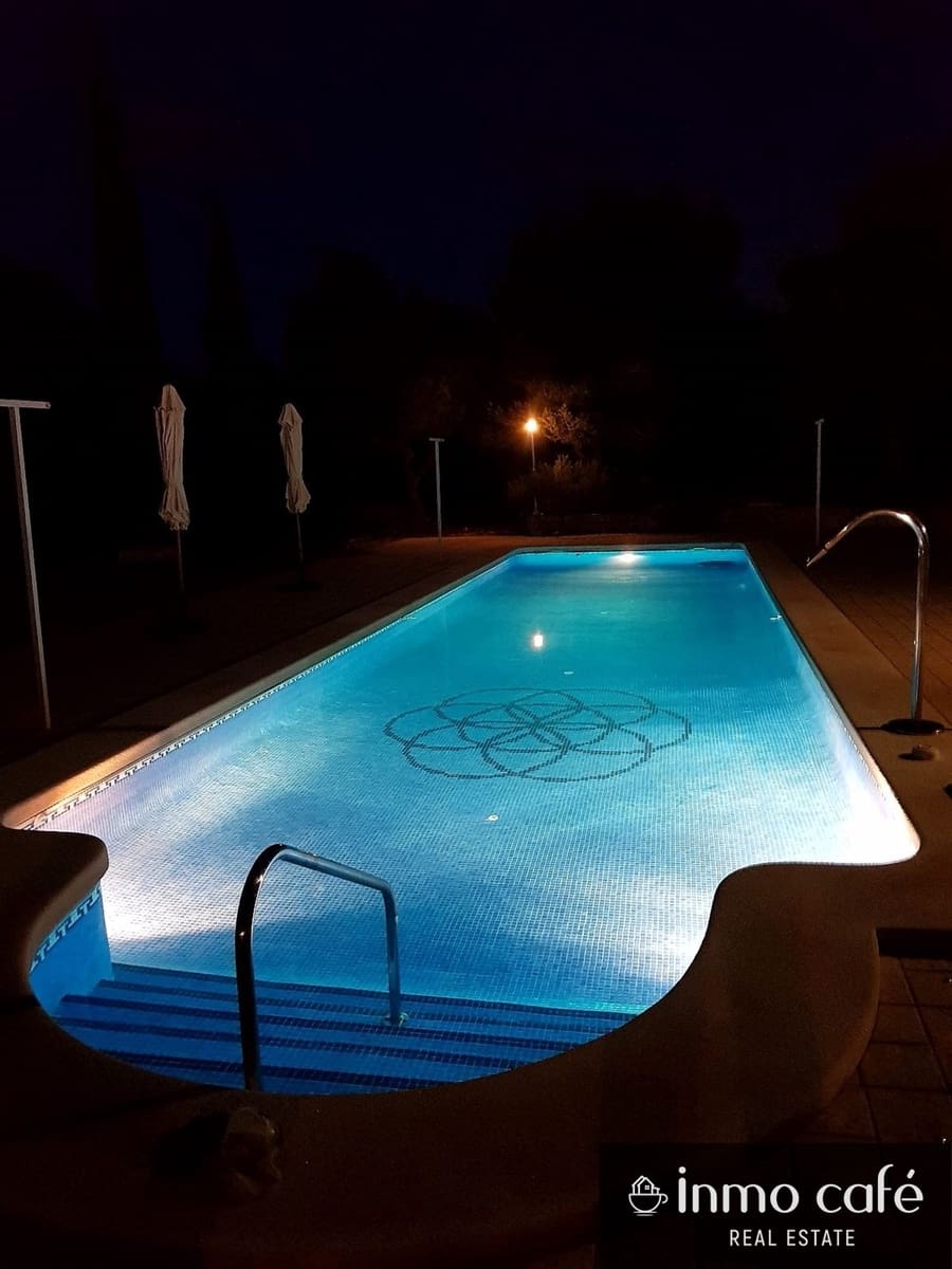 Chalet de 4 habitaciones en Elche / Elx en venta con piscina - 420.000 € (Ref: 8686538)