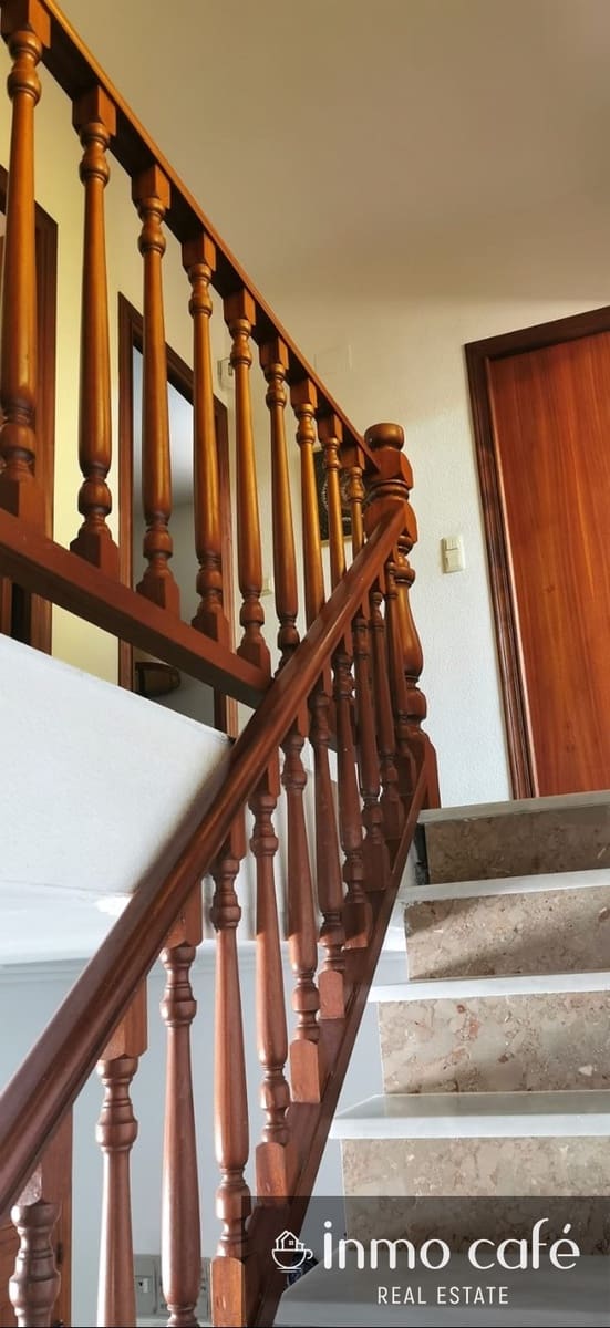 Chalet de 4 habitaciones en Elche / Elx en venta con piscina - 420.000 € (Ref: 8686538)