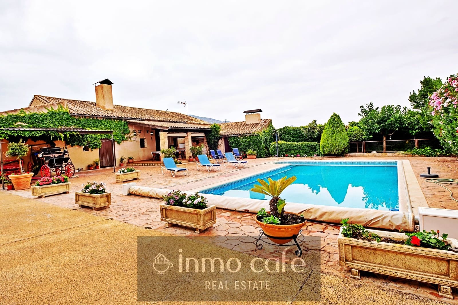 2 bedroom Finca/Country House for sale in Biar with pool garage - € 200,000 (Ref: 8686541)