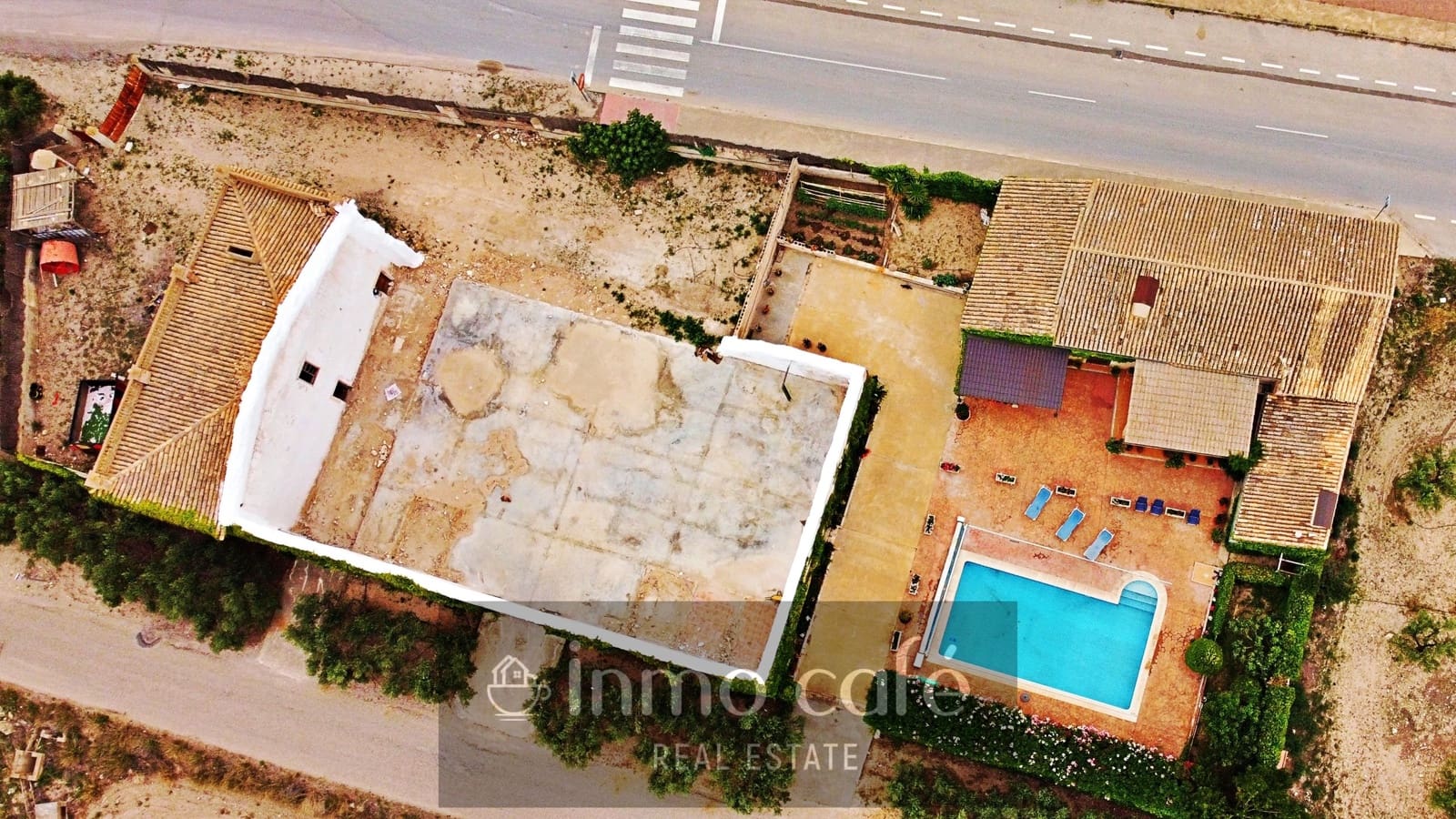 2 bedroom Finca/Country House for sale in Biar with pool garage - € 200,000 (Ref: 8686541)