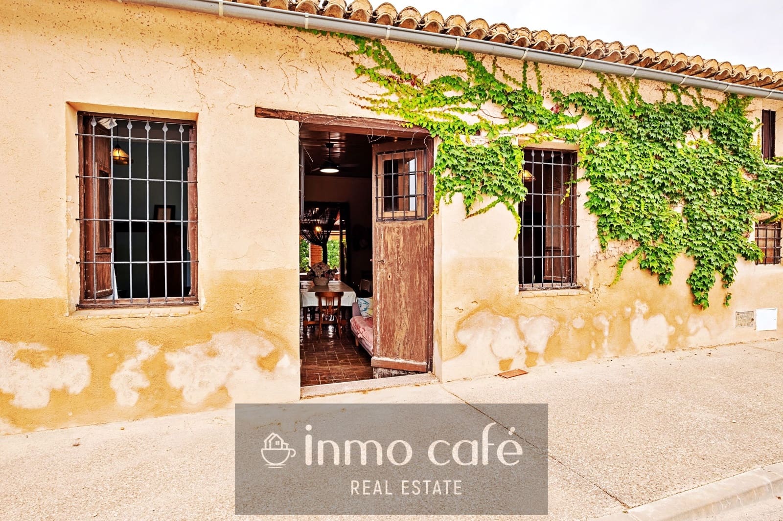 2 bedroom Finca/Country House for sale in Biar with pool garage - € 200,000 (Ref: 8686541)