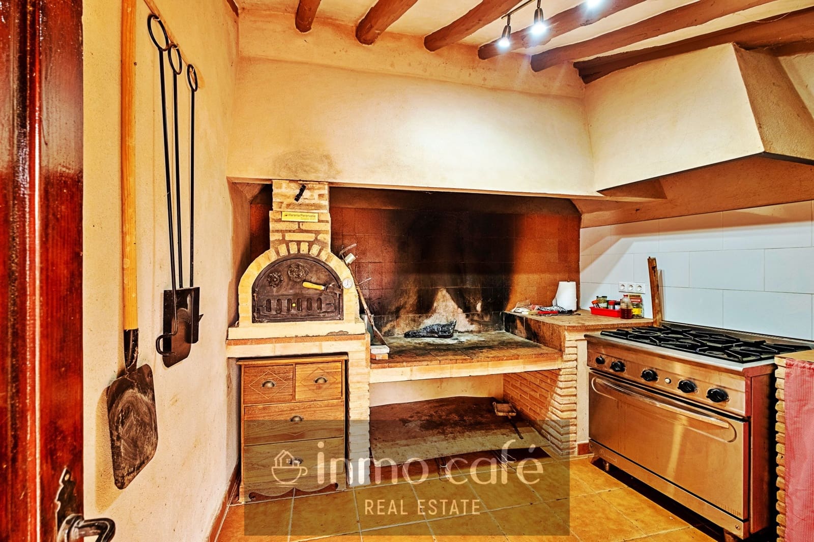2 bedroom Finca/Country House for sale in Biar with pool garage - € 200,000 (Ref: 8686541)