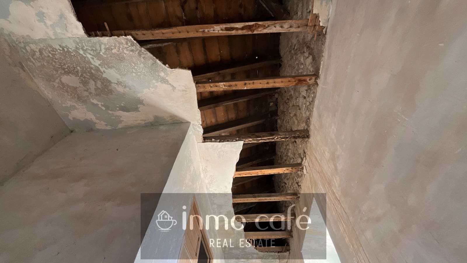 2 bedroom Finca/Country House for sale in Biar with pool garage - € 200,000 (Ref: 8686541)