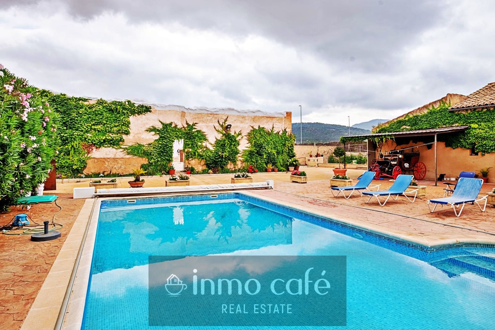 2 bedroom Finca/Country House for sale in Biar with pool garage - € 200,000 (Ref: 8686541)