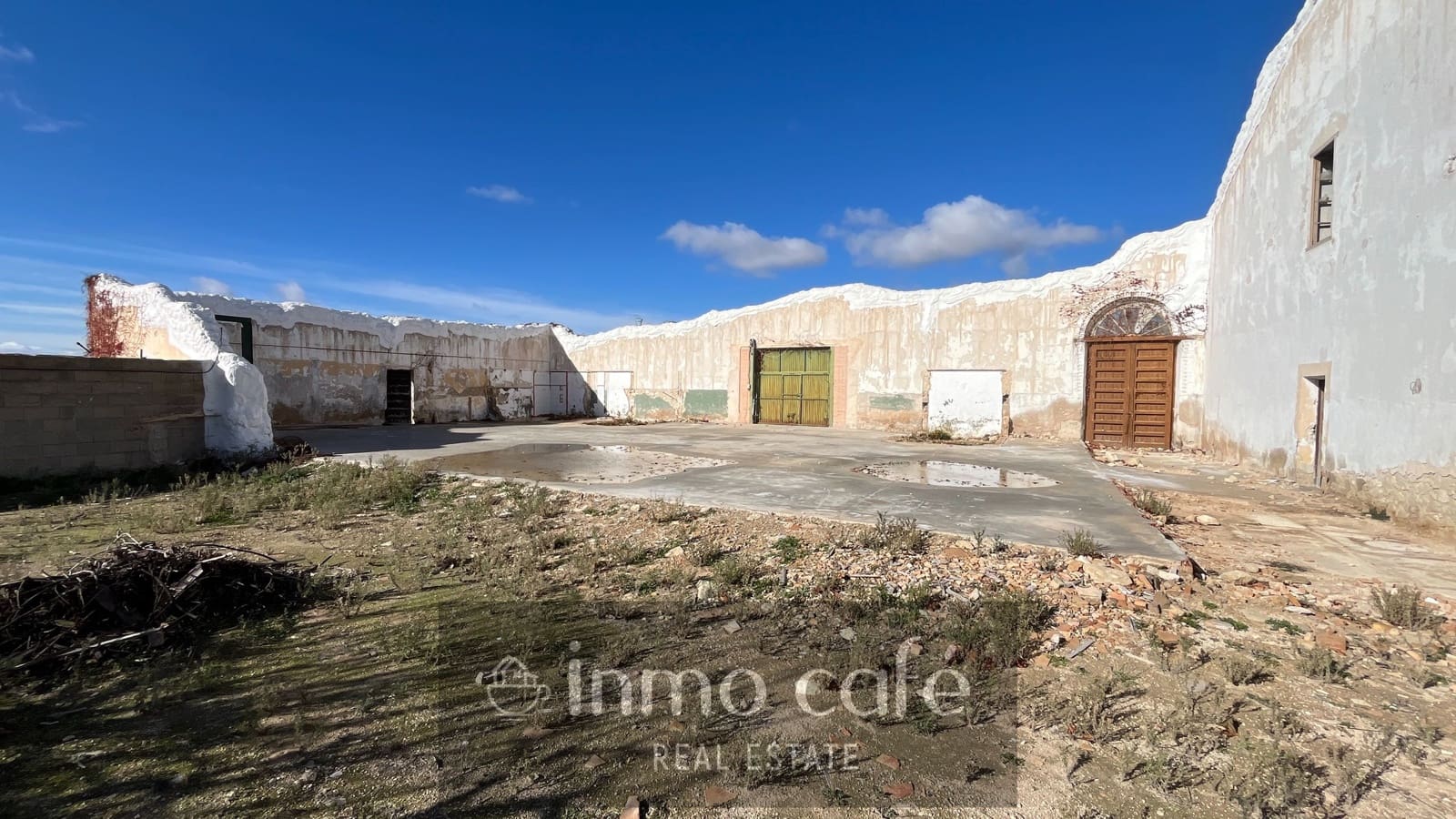 2 bedroom Finca/Country House for sale in Biar with pool garage - € 200,000 (Ref: 8686541)