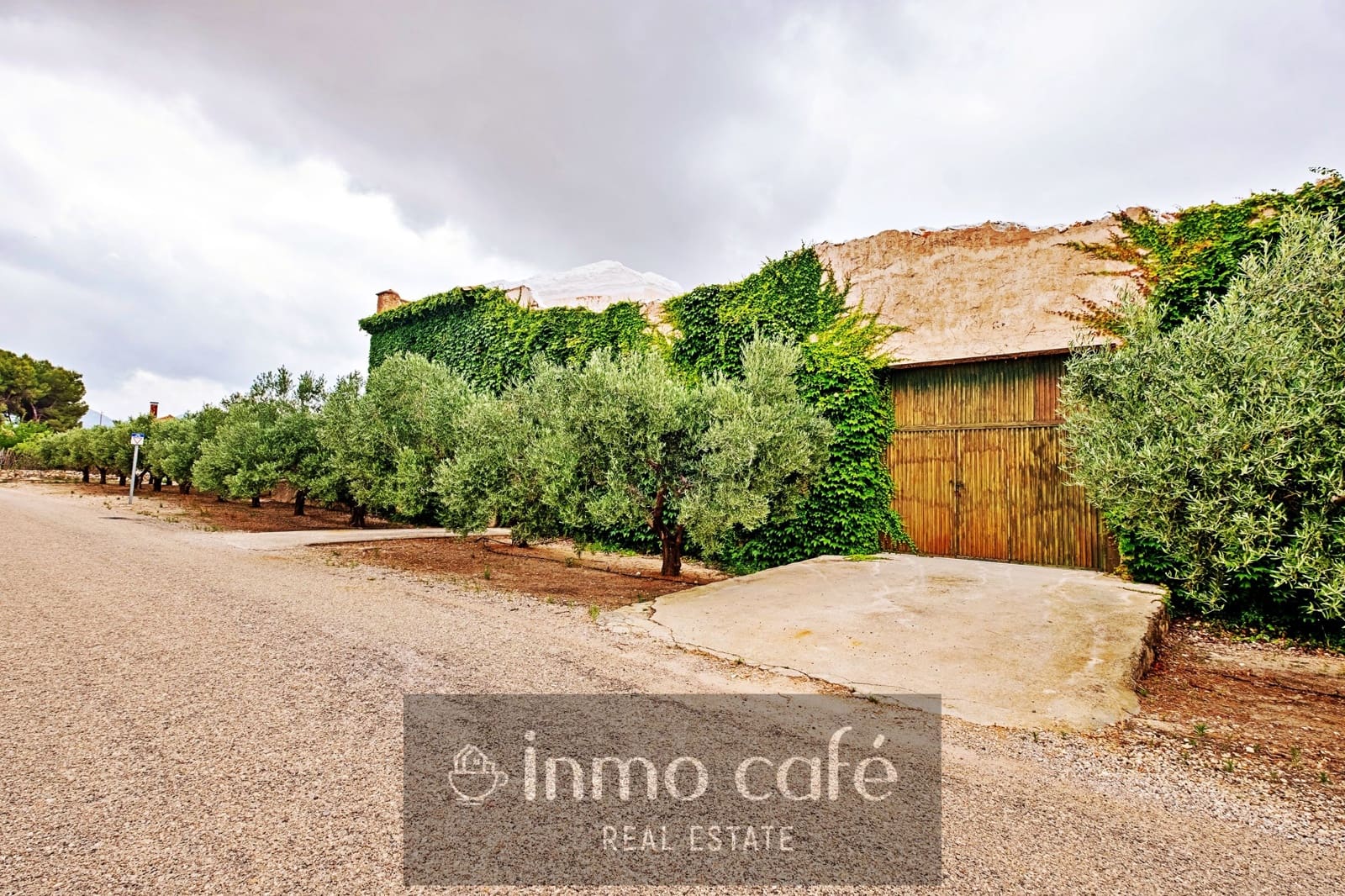 2 bedroom Finca/Country House for sale in Biar with pool garage - € 200,000 (Ref: 8686541)