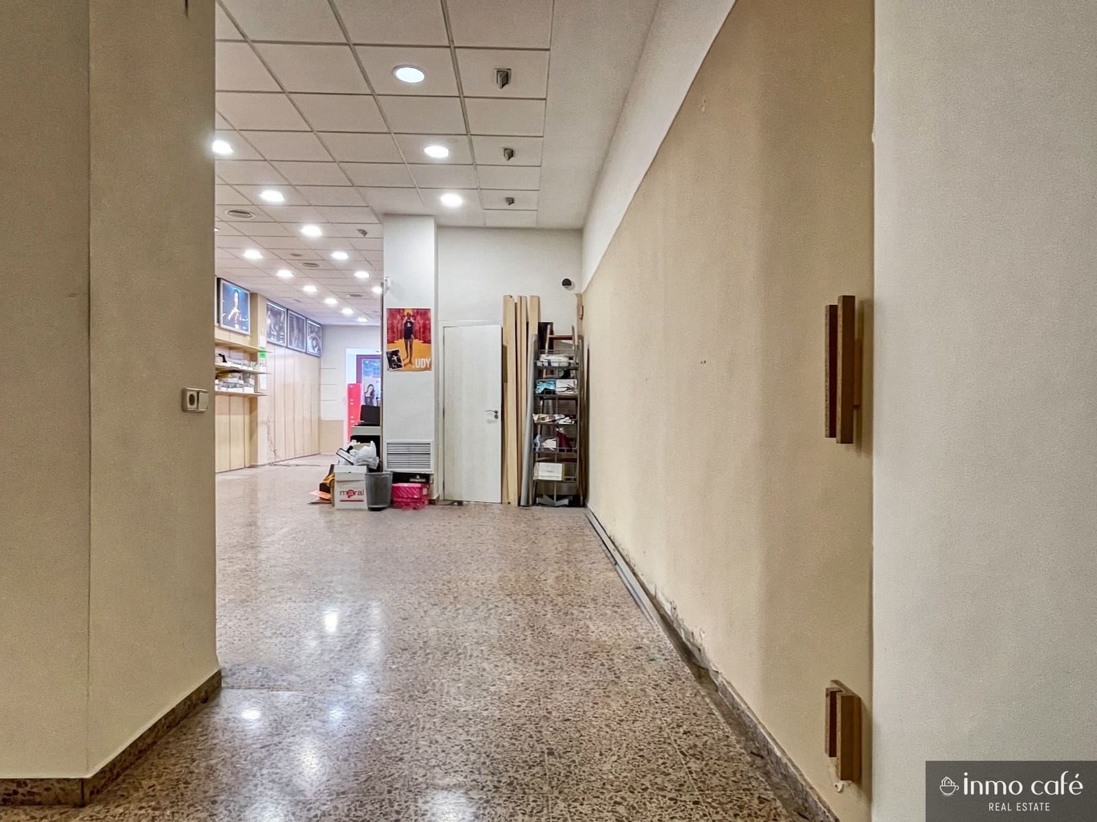 Erhverv til leje i Ontinyent - € 600 (Ref: 8739115)