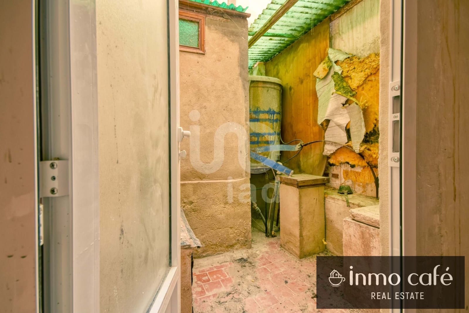 1 bedroom Commercial for sale in Canals - € 32,500 (Ref: 8769321)
