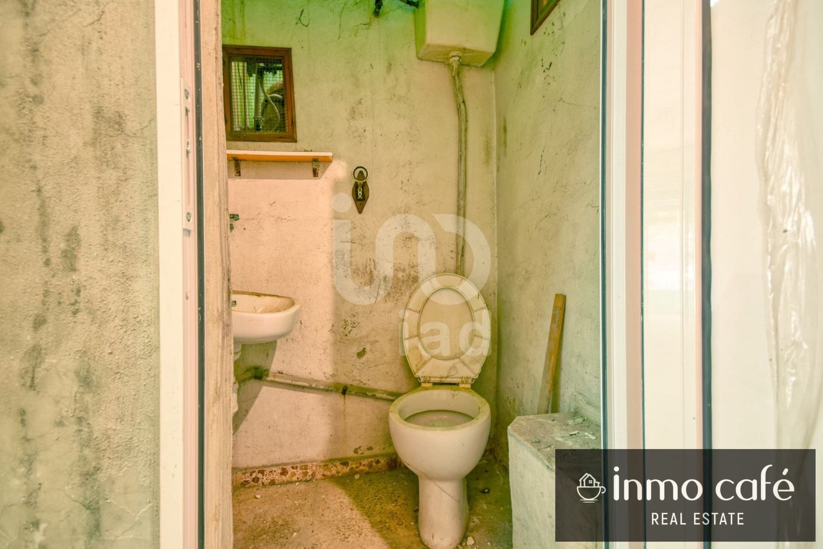 1 bedroom Commercial for sale in Canals - € 32,500 (Ref: 8769321)