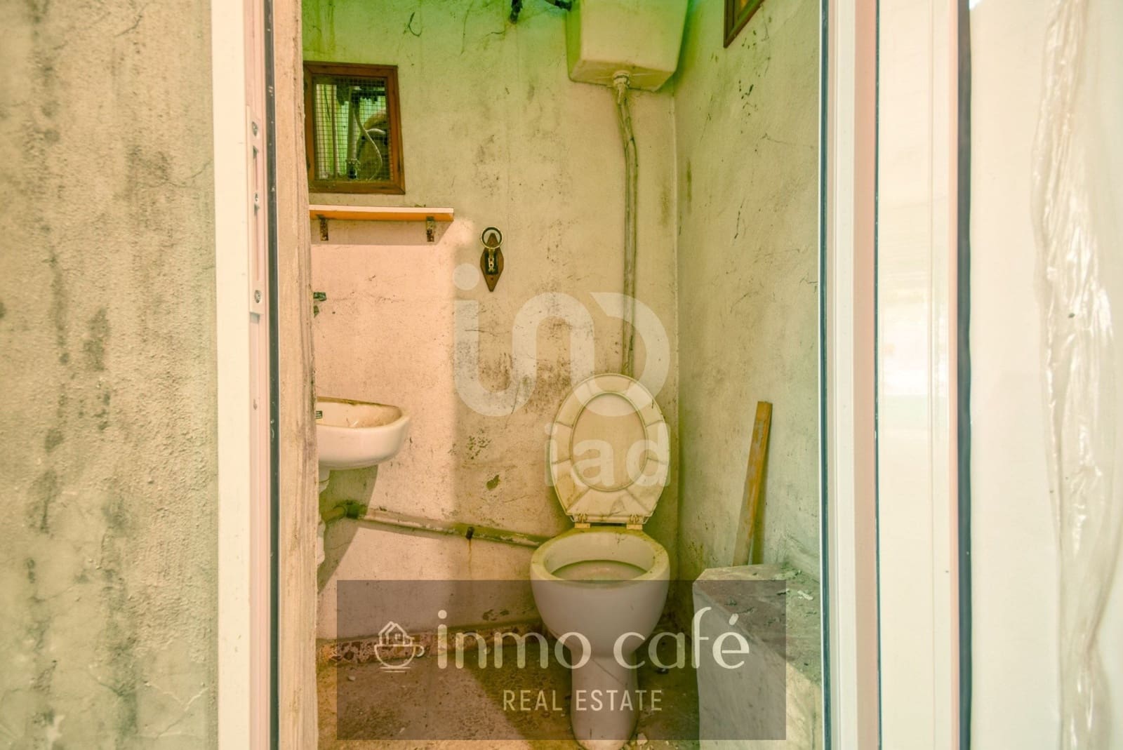 1 bedroom Commercial for sale in Canals - € 32,500 (Ref: 8769321)