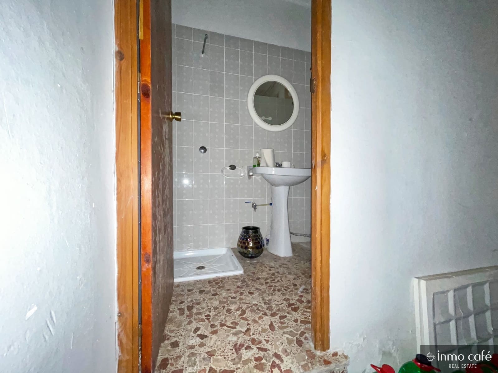 Erhverv til salg i Canals - € 71.000 (Ref: 8772667)