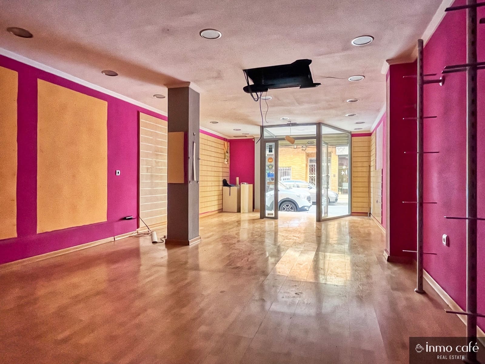 Erhverv til salg i Canals - € 71.000 (Ref: 8772667)