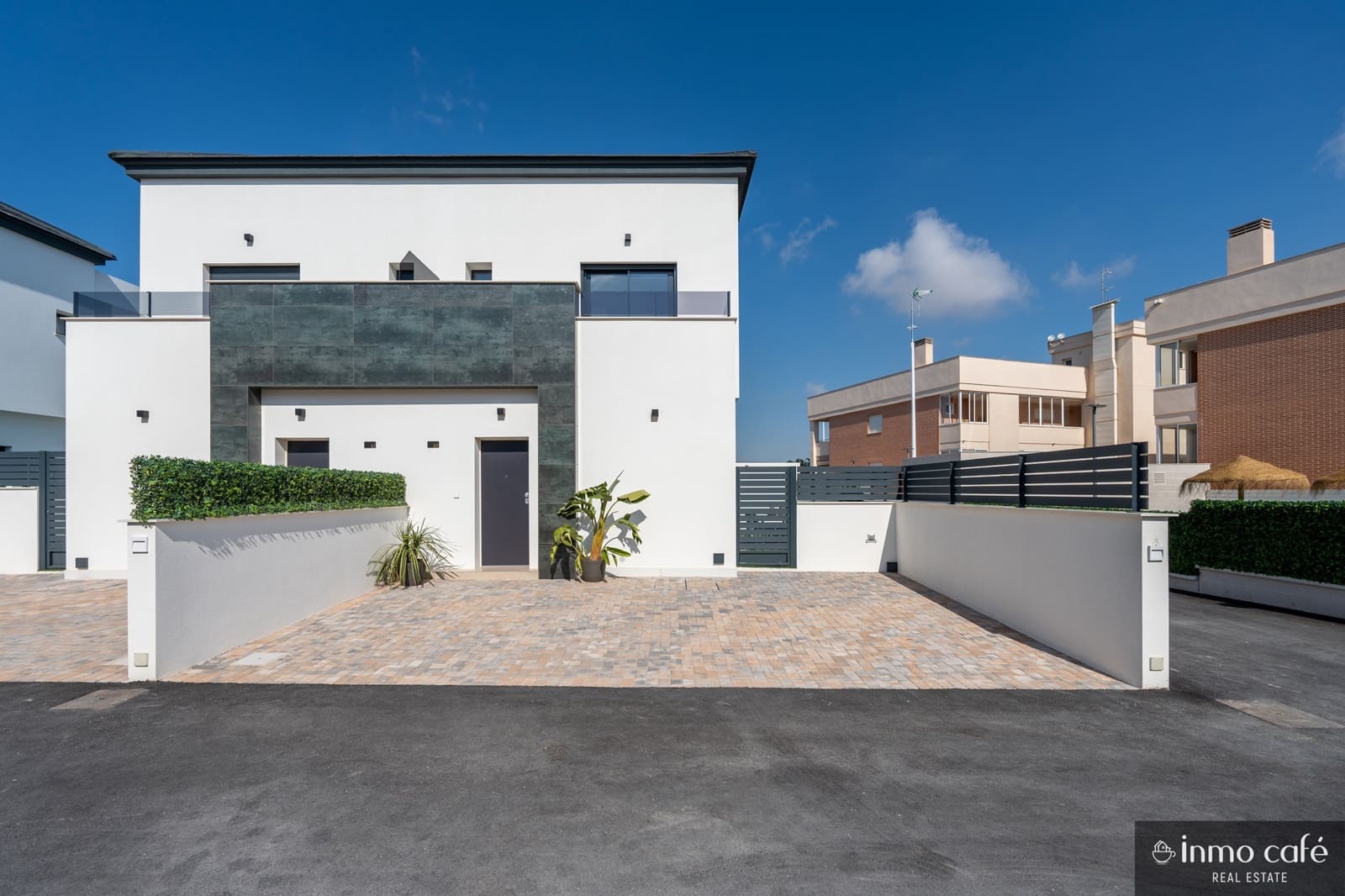 3 bedroom Apartment for sale in Santa Pola with pool garage - € 312,000 (Ref: 8800066)