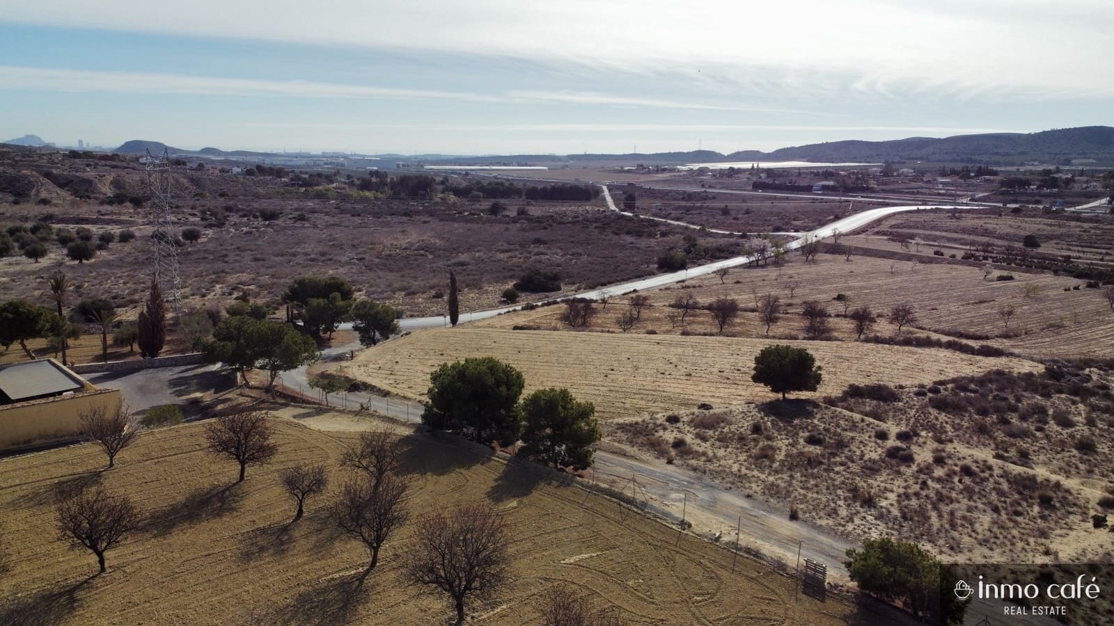 Grunde uden byggetilladelser til salg i Alicante by - € 979.000 (Ref: 8835310)