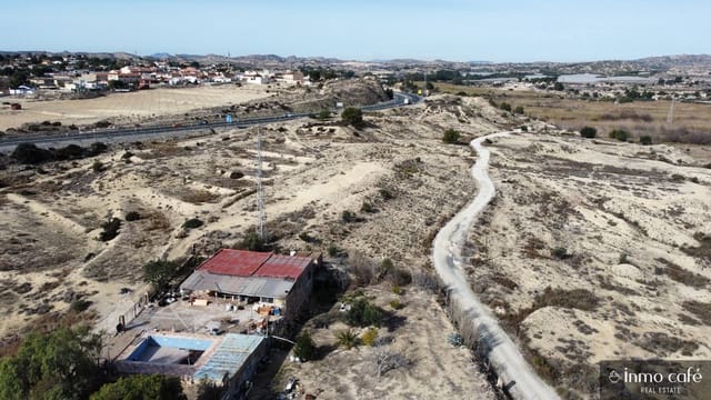 Grunde uden byggetilladelser til salg i Alicante by - € 979.000 (Ref: 8835310)