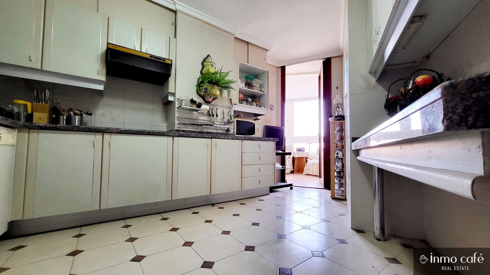 4 soveværelse Lejlighed til salg i Alicante by med swimmingpool garage - € 365.000 (Ref: 8887129)